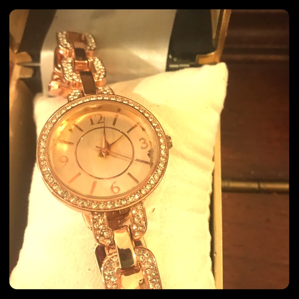 Beautiful brand new Charter Club ladies’ watch.